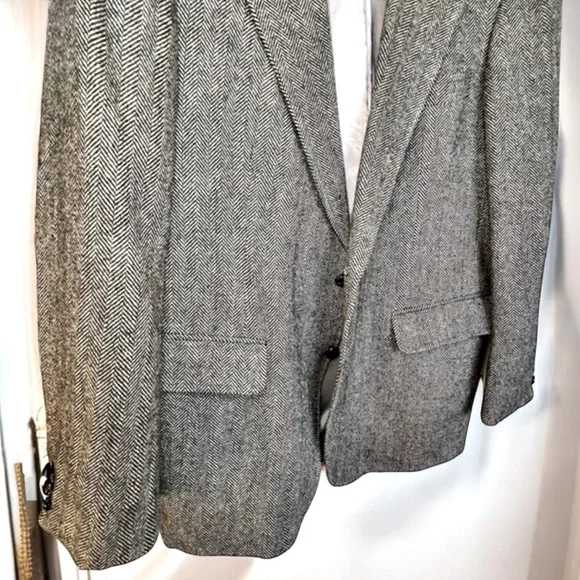 VINTAGE Tweed Sport Coat Blazer 100% Virgin Wool Black Cream Heritage Style 44